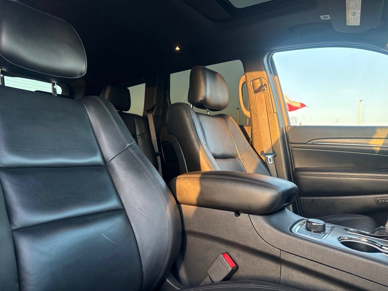 Used 2020 Jeep Grand Cherokee Limited AWD/4WD image 24