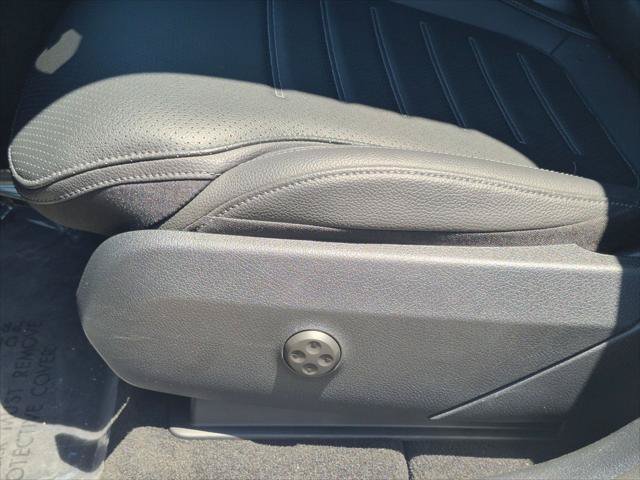 Used 2025 Mercedes-Benz GLC 300 image 23