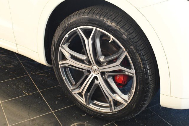 Used 2023 Maserati Levante GT AWD/4WD image 46