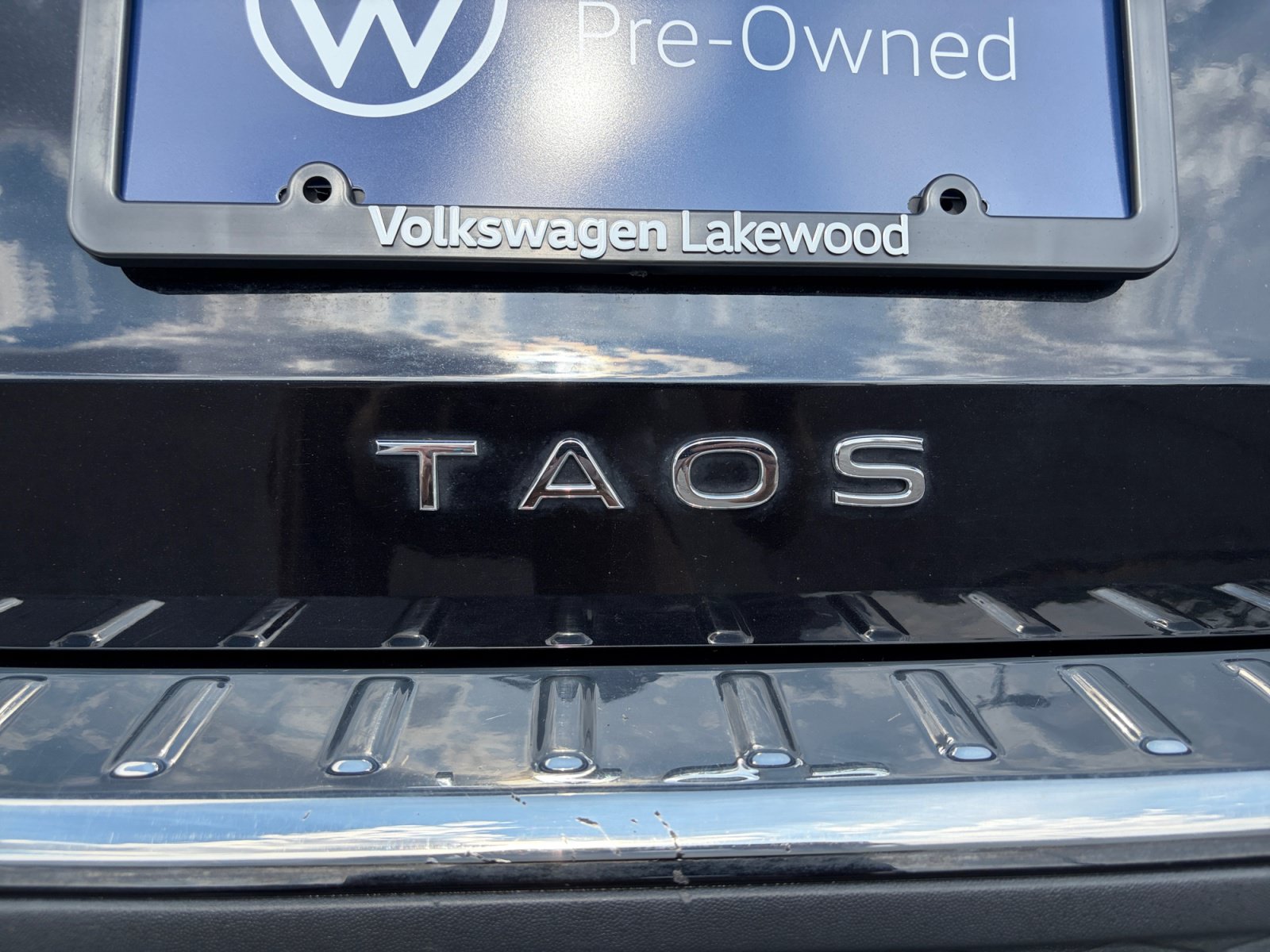 Certified 2023 Volkswagen Taos SE w/ Panoramic Sunroof Package AWD/4WD image 24