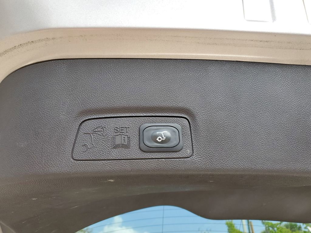 Used 2019 Lincoln MKC Premiere image 10