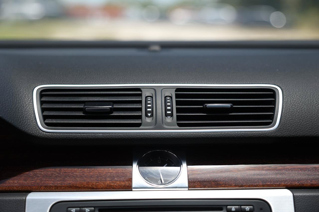 Used 2012 Volkswagen CC Lux FWD image 34