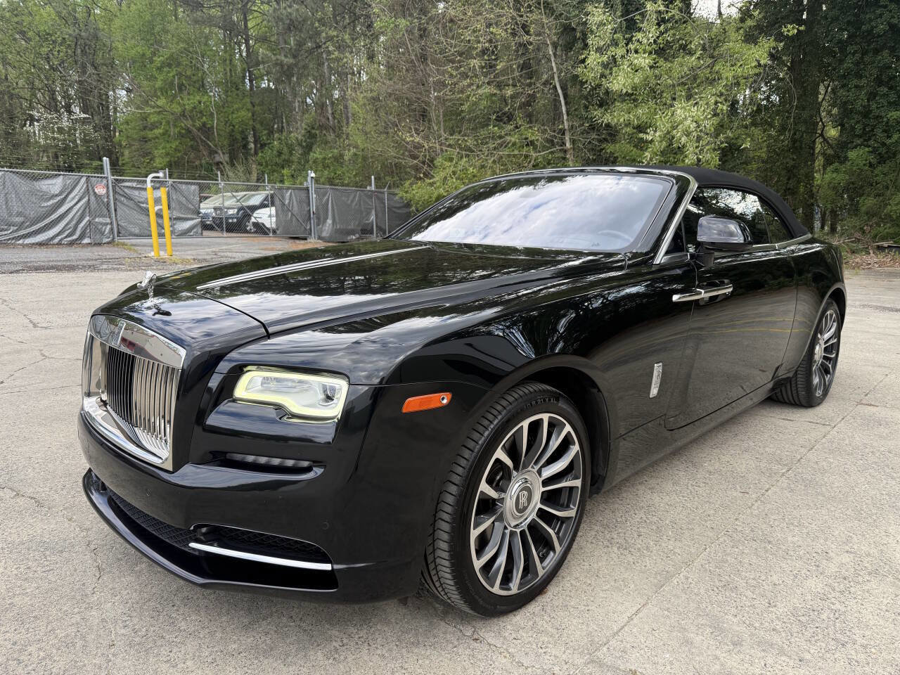 Used 2018 Rolls-Royce Dawn image 3