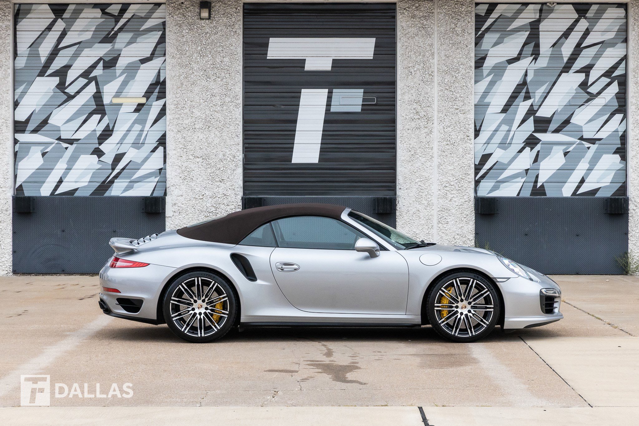 Used 2015 Porsche 911 Turbo S image 19