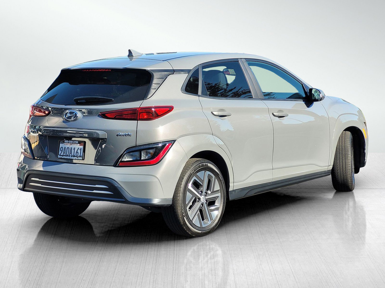 Used 2022 Hyundai Kona SEL w/ Convenience Package image 4