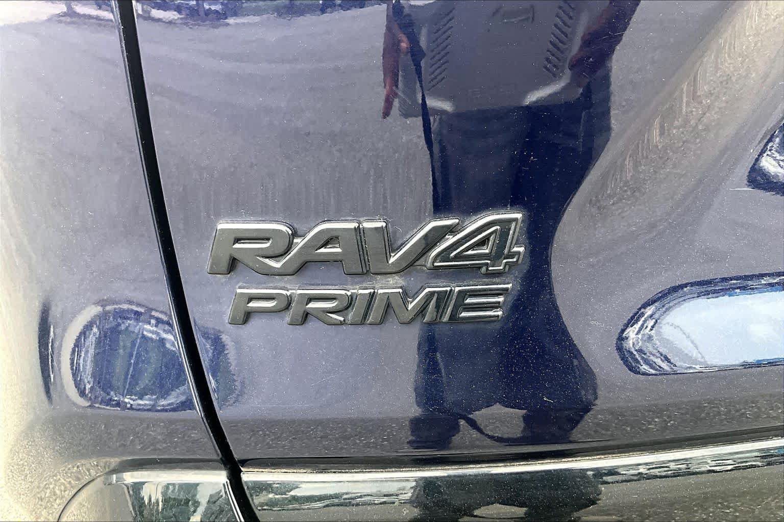 Used 2023 Toyota RAV4 SE w/ Weather & Moonroof Package AWD/4WD image 31