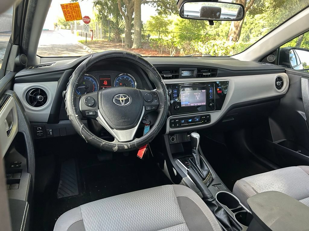 Used 2019 Toyota Corolla LE FWD image 13