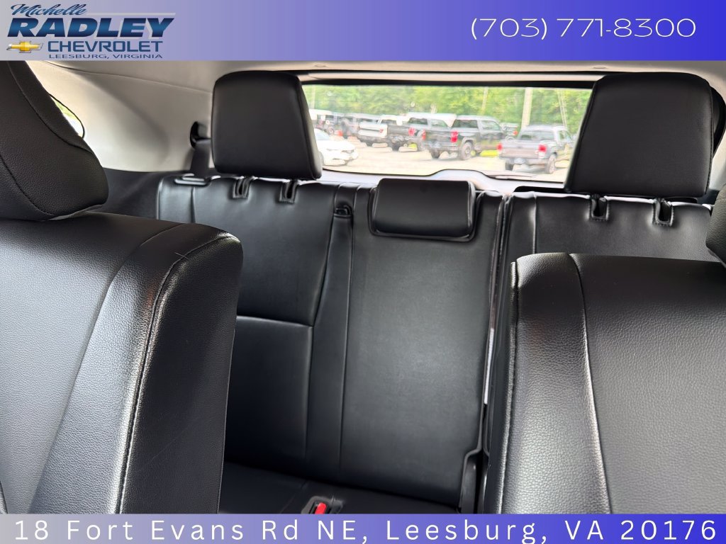 Used 2020 Toyota Highlander XLE AWD/4WD image 14