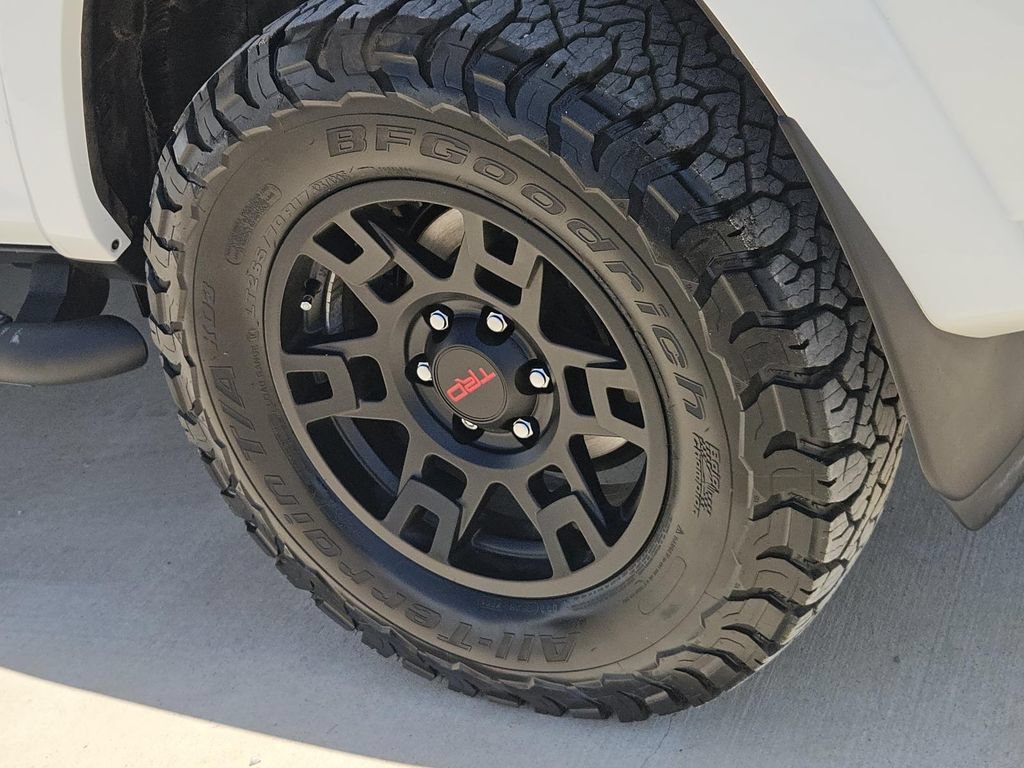 Used 2023 Toyota 4Runner SR5 AWD/4WD image 8