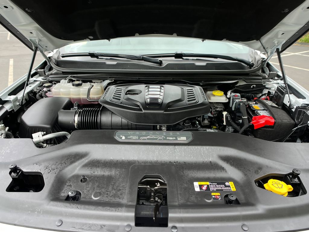 Used 2025 Jeep Wagoneer 4WD w/ Premium Group I image 24