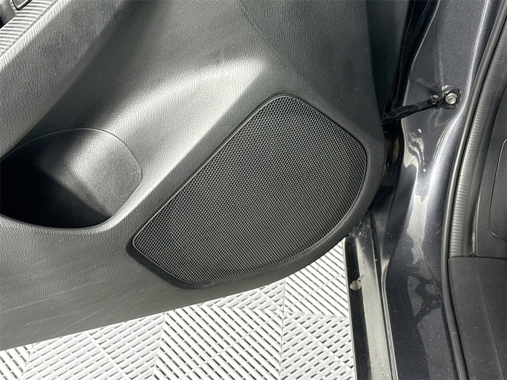 Used 2014 MAZDA MAZDA3 i Touring image 18