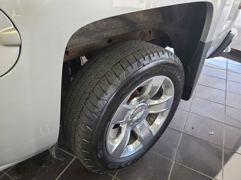 Used 2017 Chevrolet Silverado 1500 LTZ w/ Sport Package AWD/4WD image 41