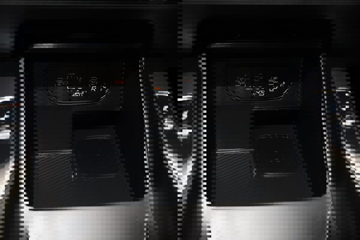 Used 2025 Kia Sorento EX image 31