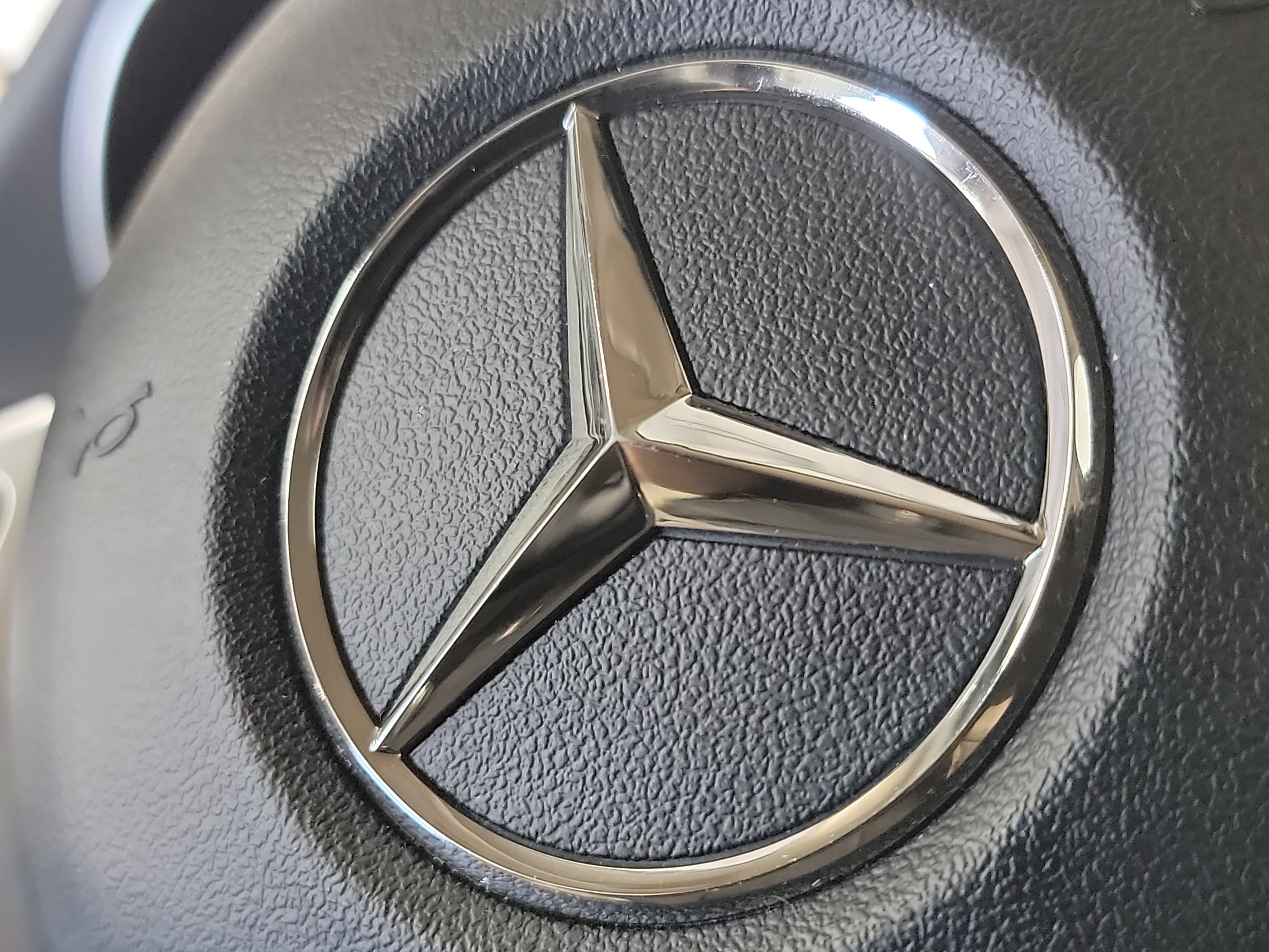 Used 2022 Mercedes-Benz GLC 300 4MATIC image 33