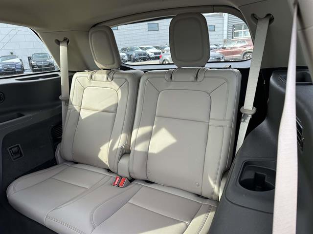 Certified 2023 Lincoln Aviator Reserve w/ Elements Package Plus AWD/4WD image 11