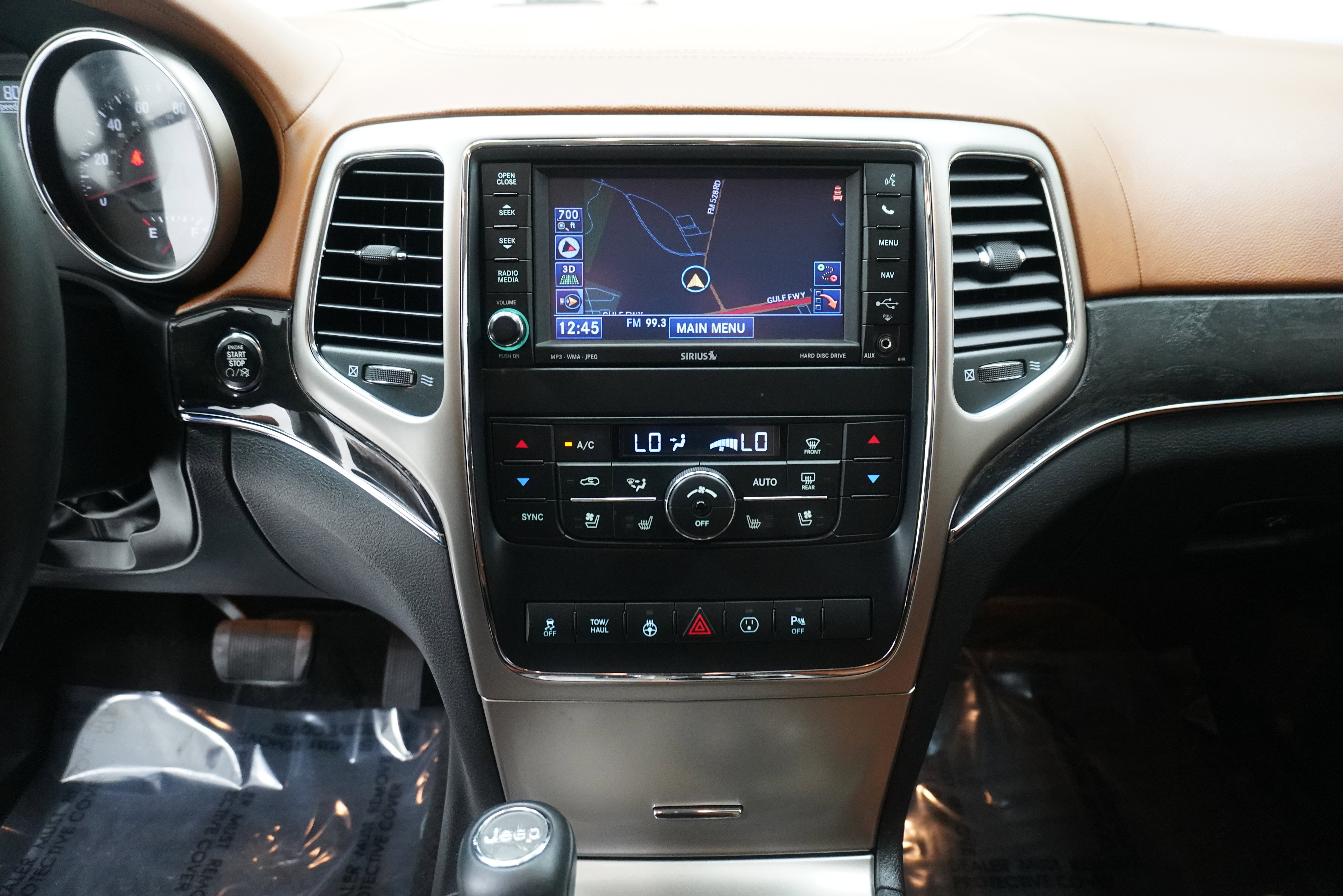 Used 2013 Jeep Grand Cherokee Overland Summit image 18