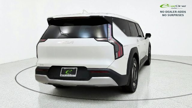 Used 2024 Kia EV9 Light Long Range RWD image 8