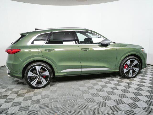 New 2026 Audi SQ5 Prestige AWD/4WD image 2