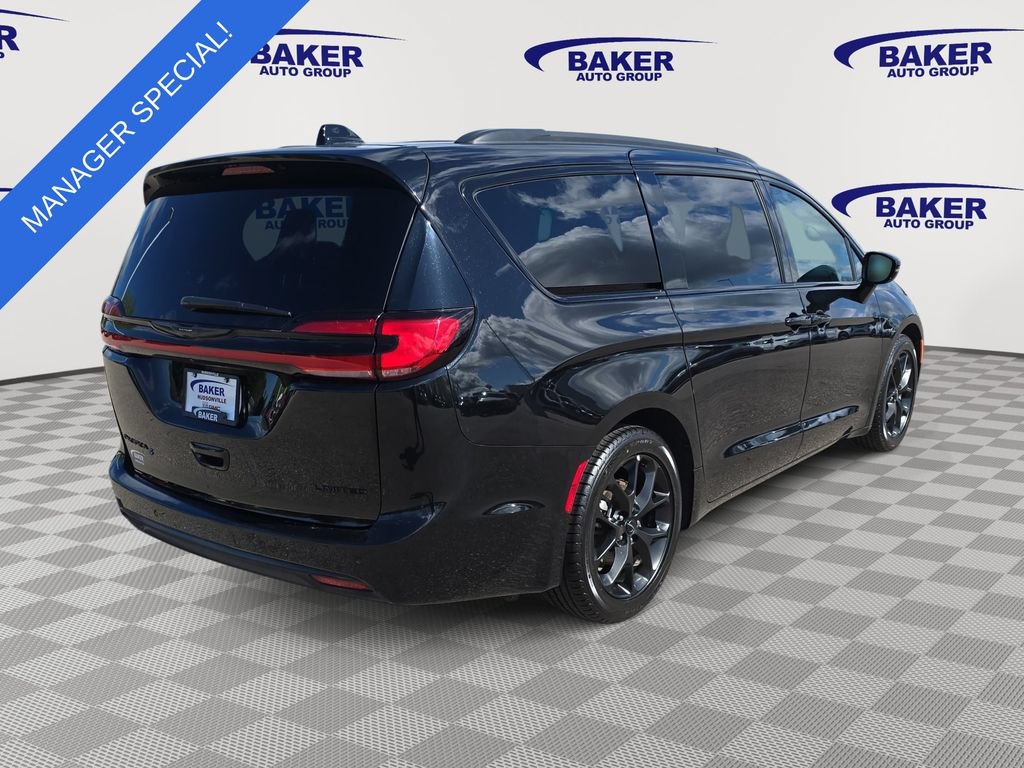 Used 2025 Chrysler Pacifica Limited FWD image 5
