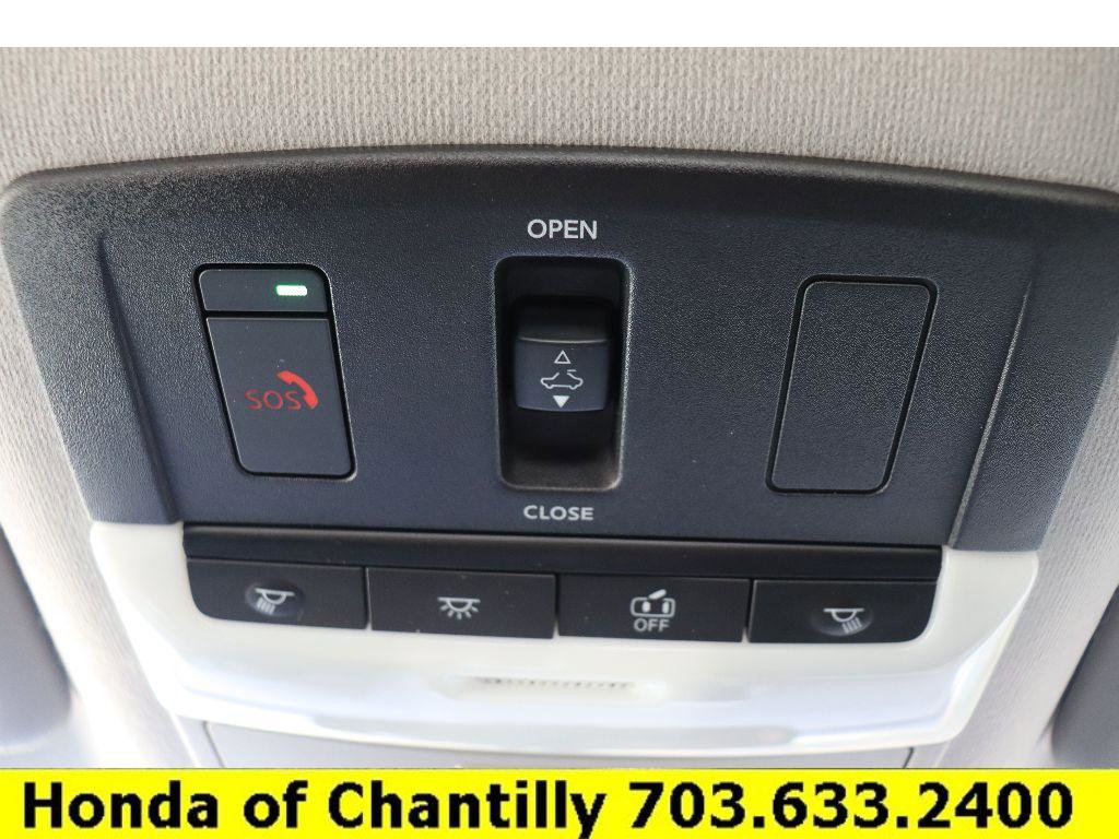 Used 2021 Nissan Sentra SR w/ SR Premium Package image 19