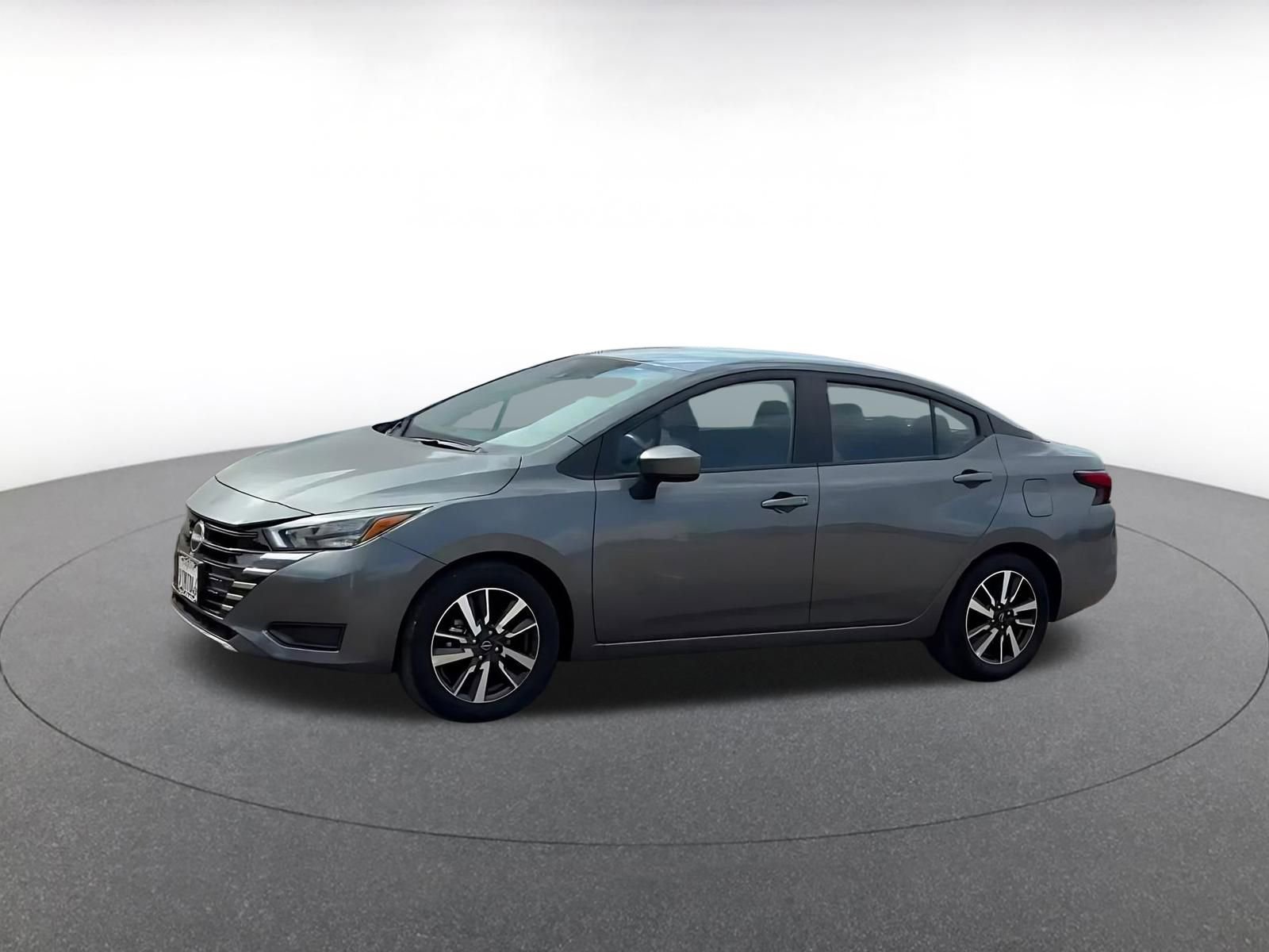 Used 2025 Nissan Versa SV image 7
