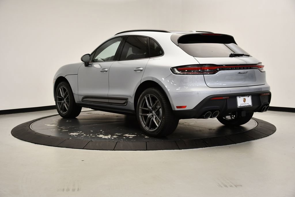 Certified 2025 Porsche Macan Turbo image 3
