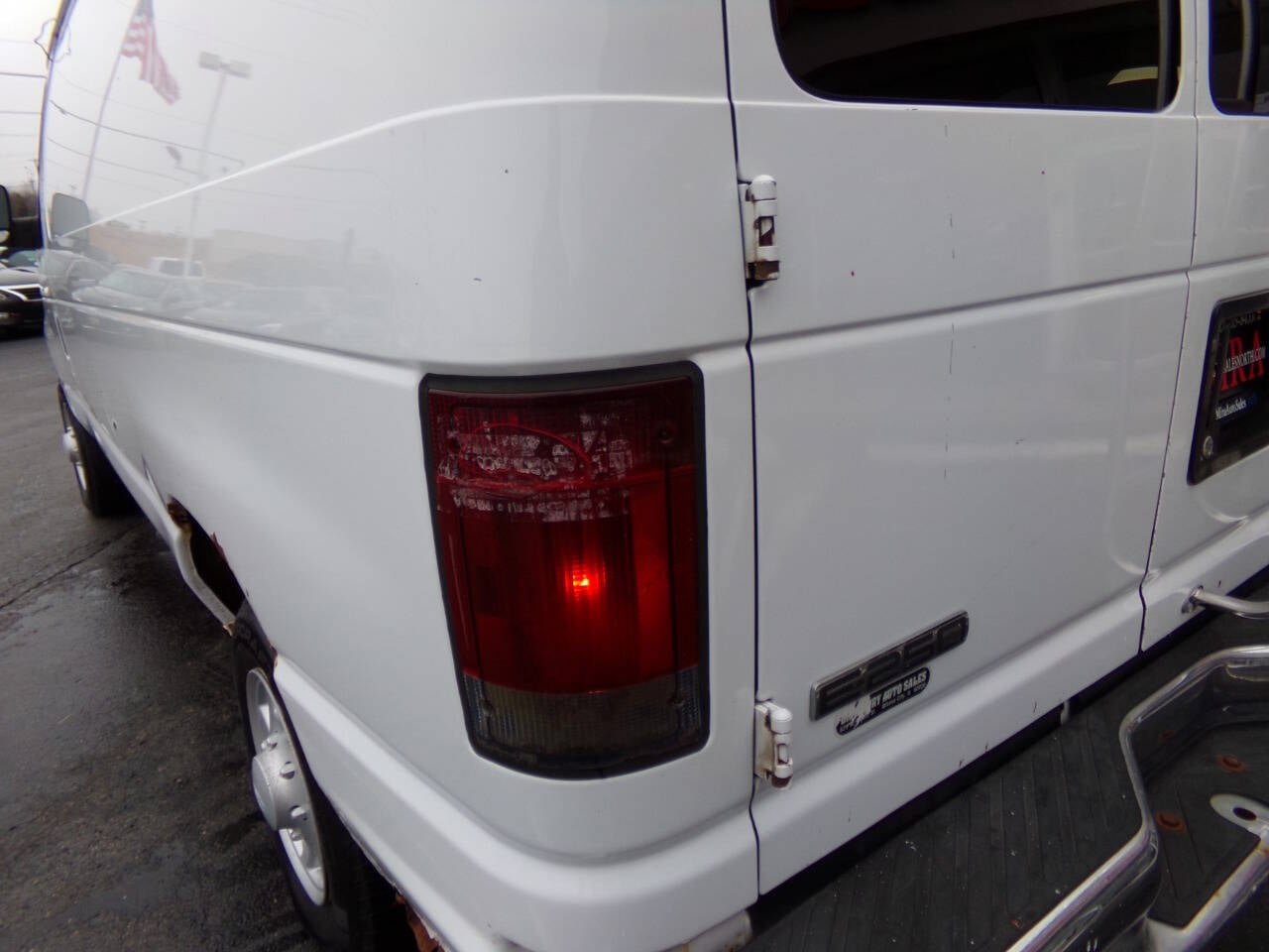 Used 2006 Ford E-250 and Econoline 250 RWD image 9