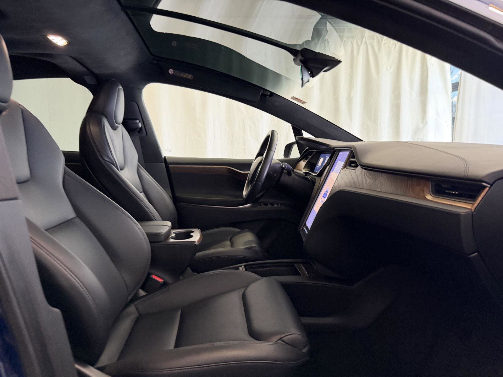 Used 2020 Tesla Model X Long Range image 16