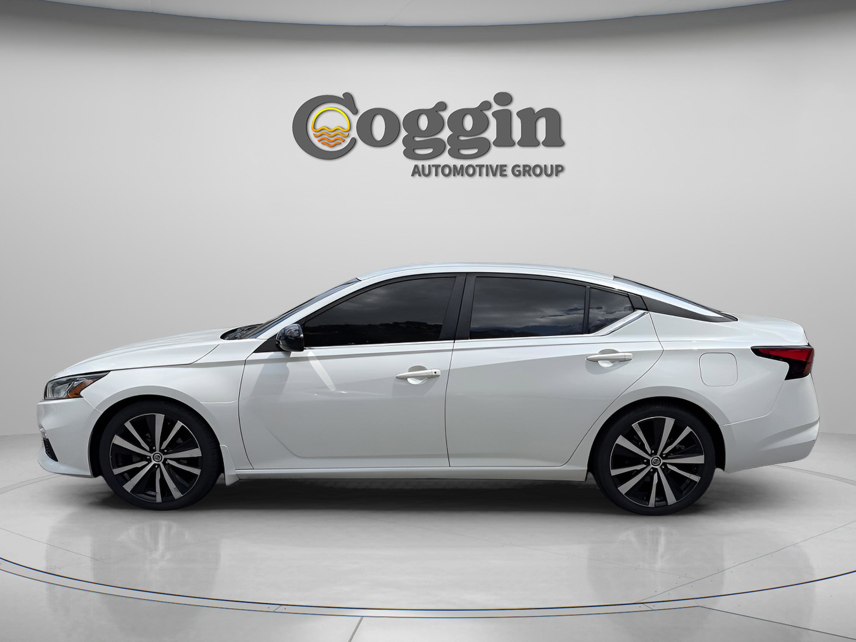 Used 2020 Nissan Altima 2.5 SR FWD image 2