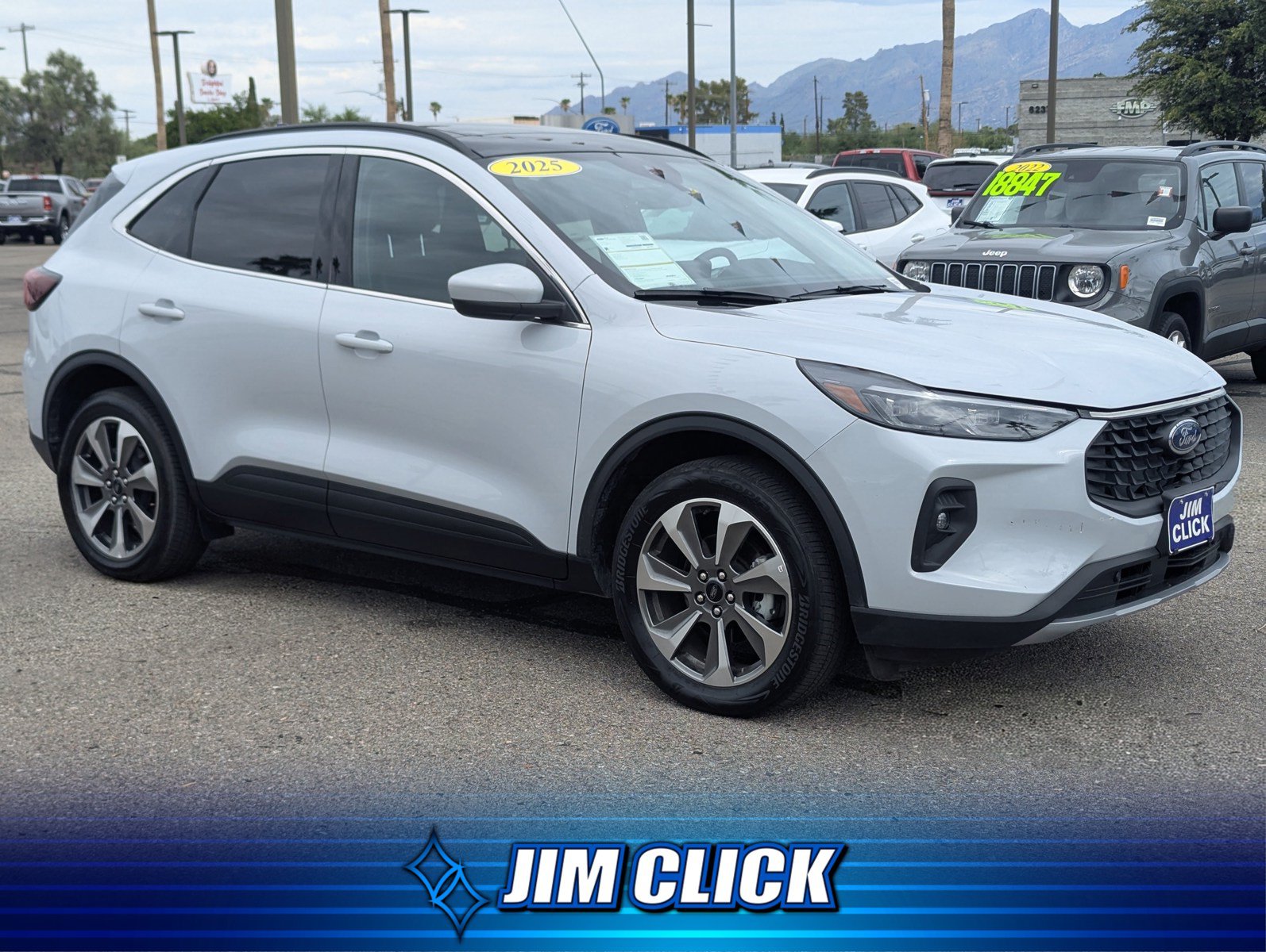Certified 2025 Ford Escape Platinum AWD/4WD image 1