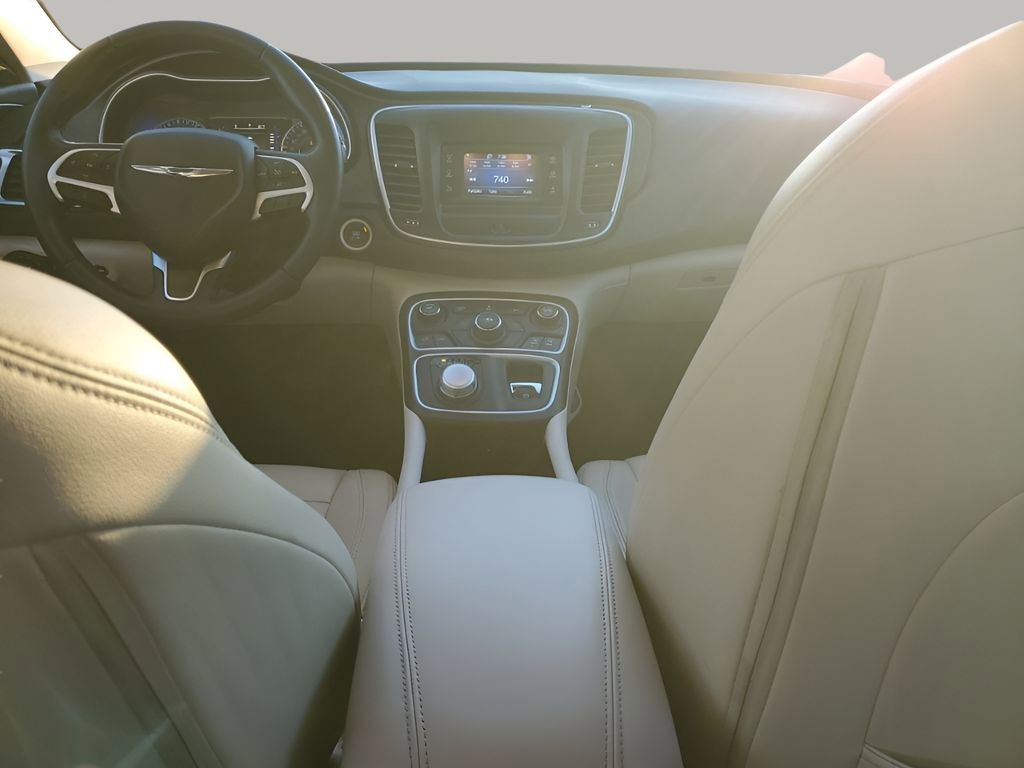Used 2015 Chrysler 200 Limited w/ Convenience Group image 22