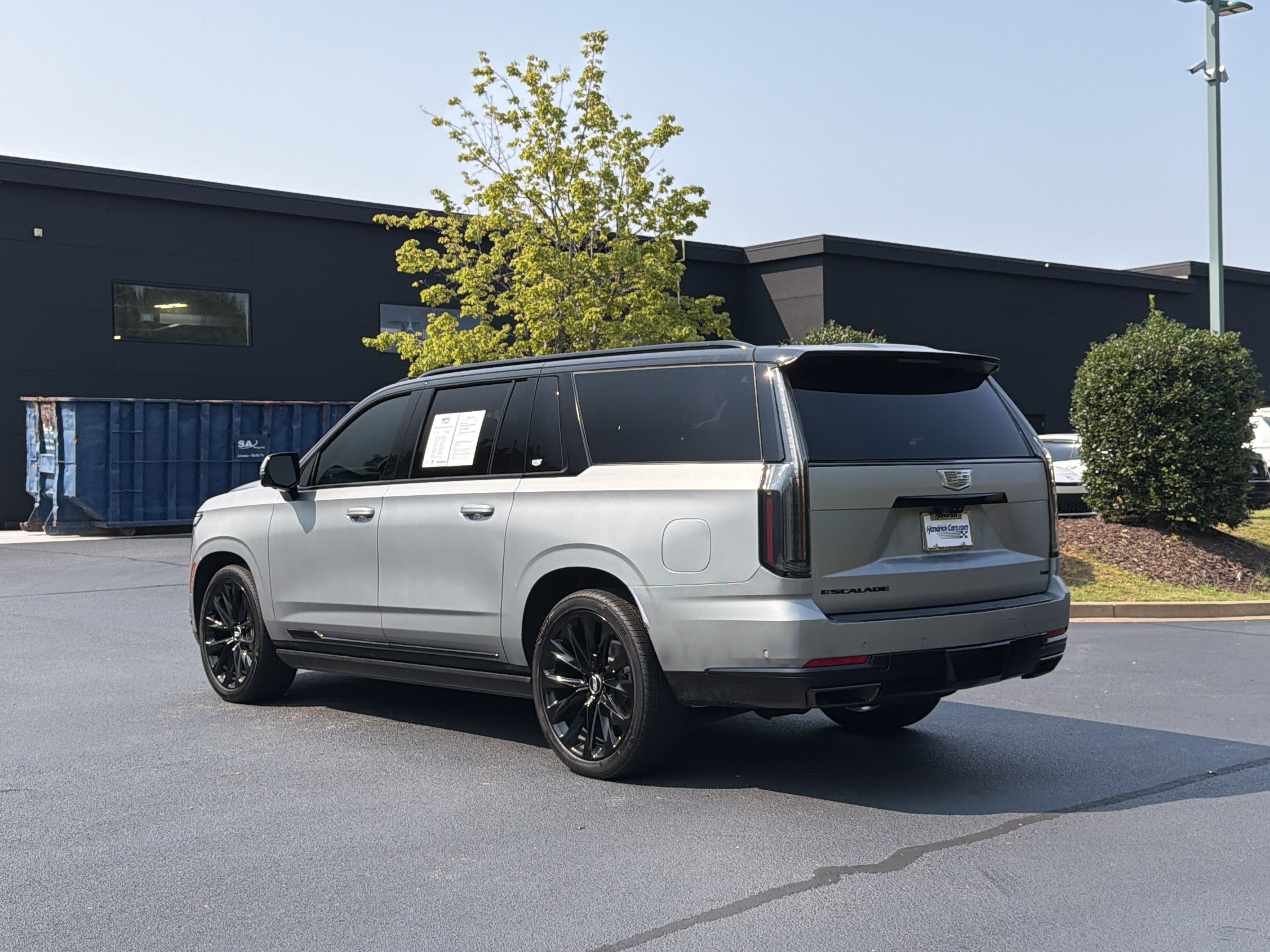 Used 2025 Cadillac Escalade ESV Sport Platinum w/ LPO, ONYX Package AWD/4WD image 15