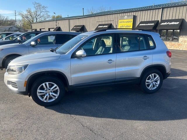 Used 2017 Volkswagen Tiguan S FWD image 3