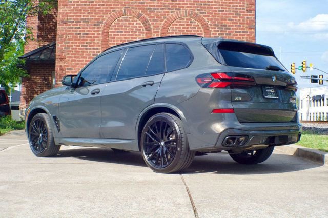 Used 2024 BMW X5 M60i AWD/4WD image 7