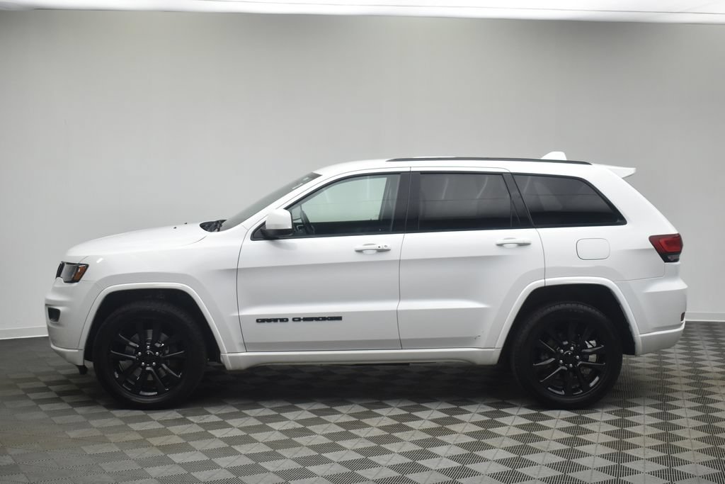 Used 2021 Jeep Grand Cherokee Laredo X AWD/4WD image 12