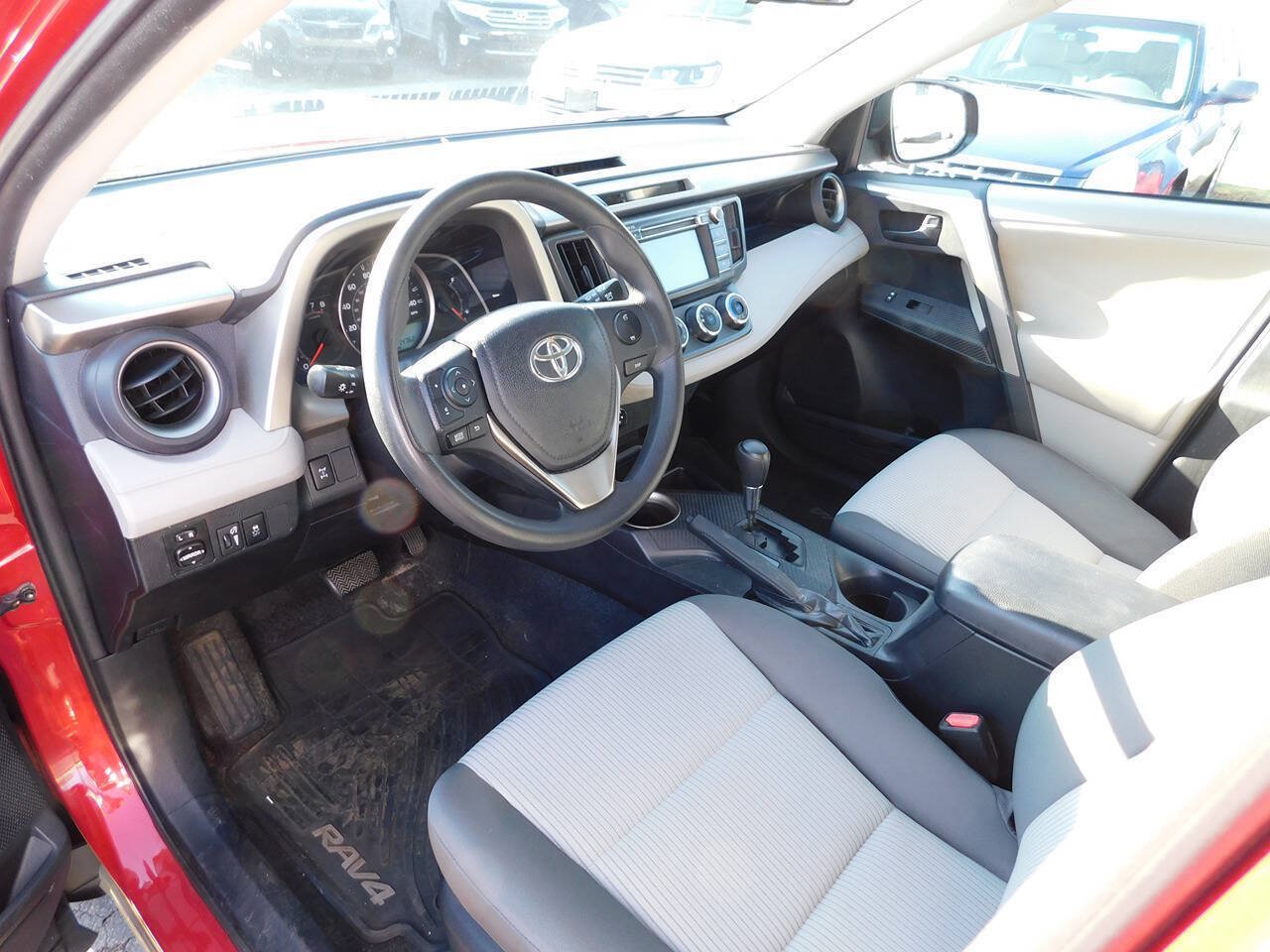 Used 2013 Toyota RAV4 LE AWD/4WD image 35