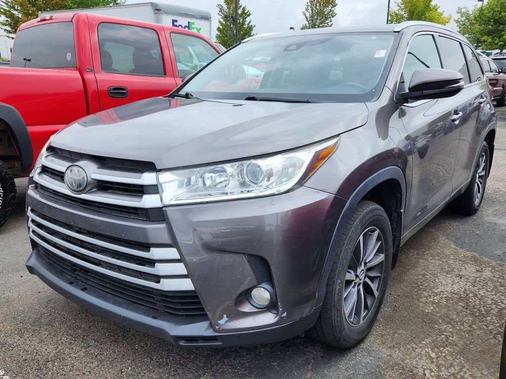 Used 2017 Toyota Highlander XLE image 5