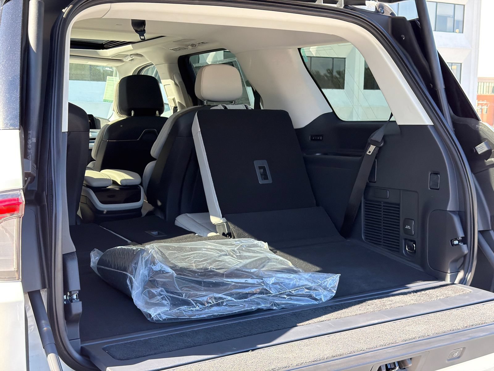 New 2026 Lincoln Navigator Reserve AWD/4WD image 8