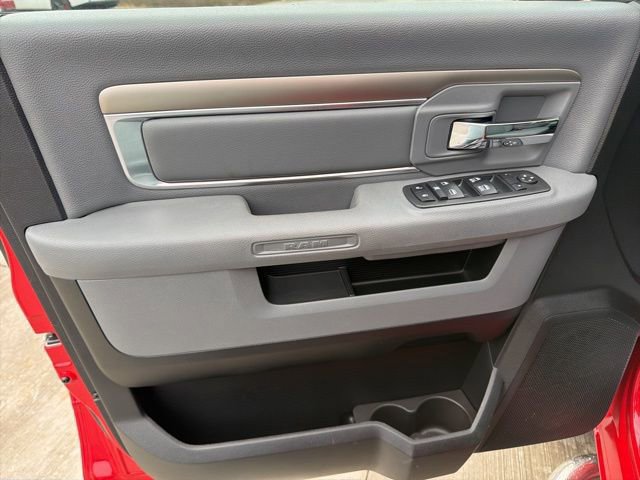 Used 2017 RAM 1500 Classic SLT image 9