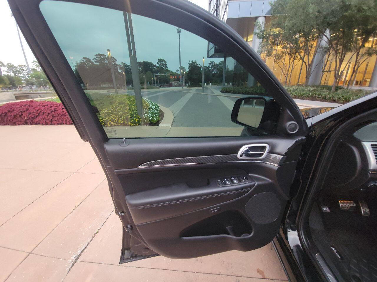 Used 2021 Jeep Grand Cherokee SRT AWD/4WD image 8