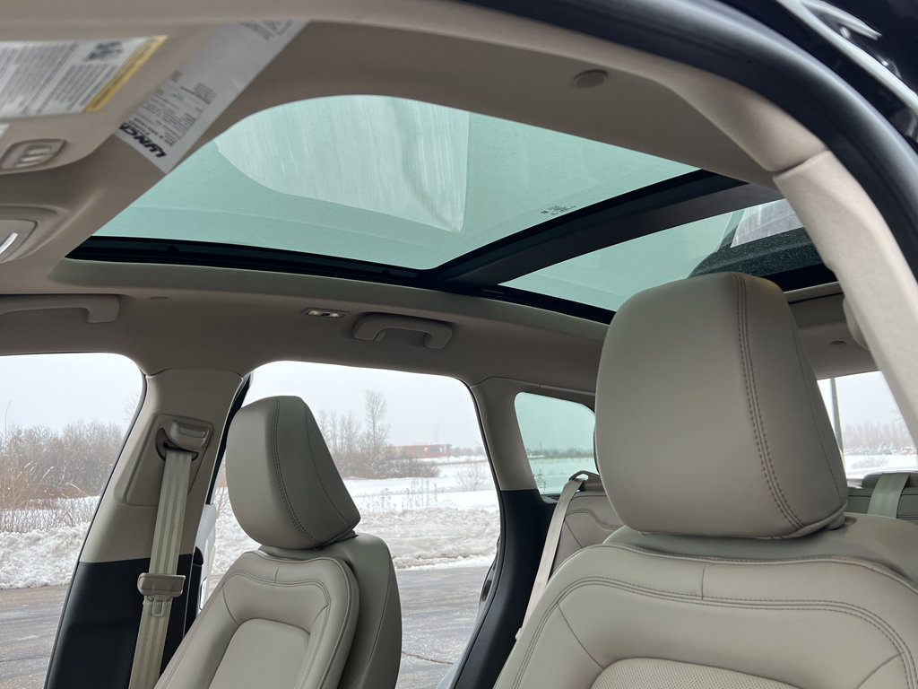 Used 2023 Lincoln Corsair Reserve w/ Equipment Group 202A image 20