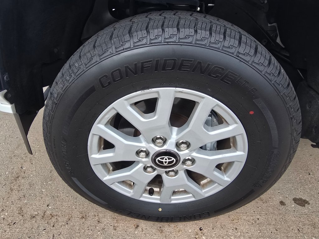 Used 2025 Toyota Tacoma SR5 AWD/4WD image 10