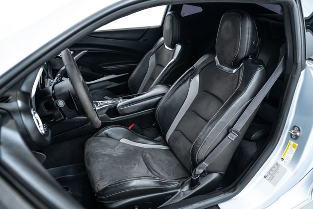 Used 2017 Chevrolet Camaro SS image 18