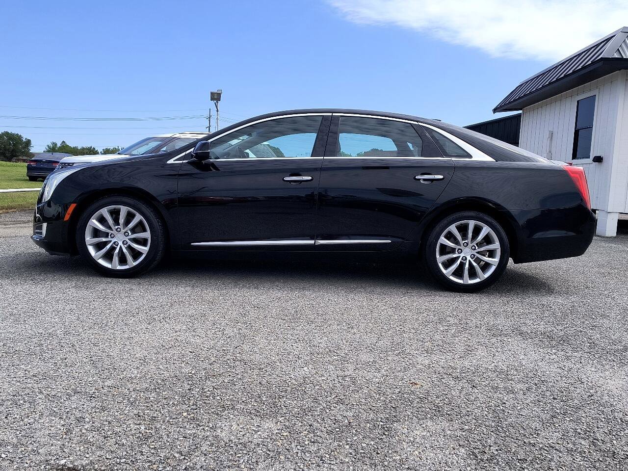 Used 2017 Cadillac XTS Luxury image 3
