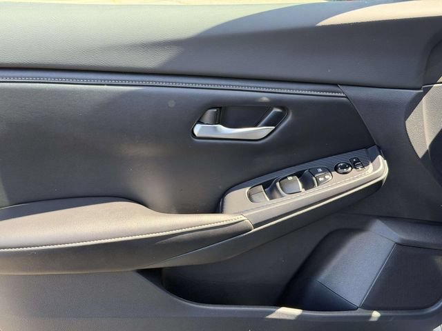 Used 2023 Nissan Sentra SV w/ All-Weather Package FWD image 6