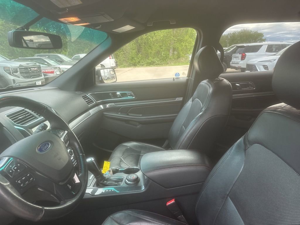 Used 2017 Ford Explorer Sport AWD/4WD image 16