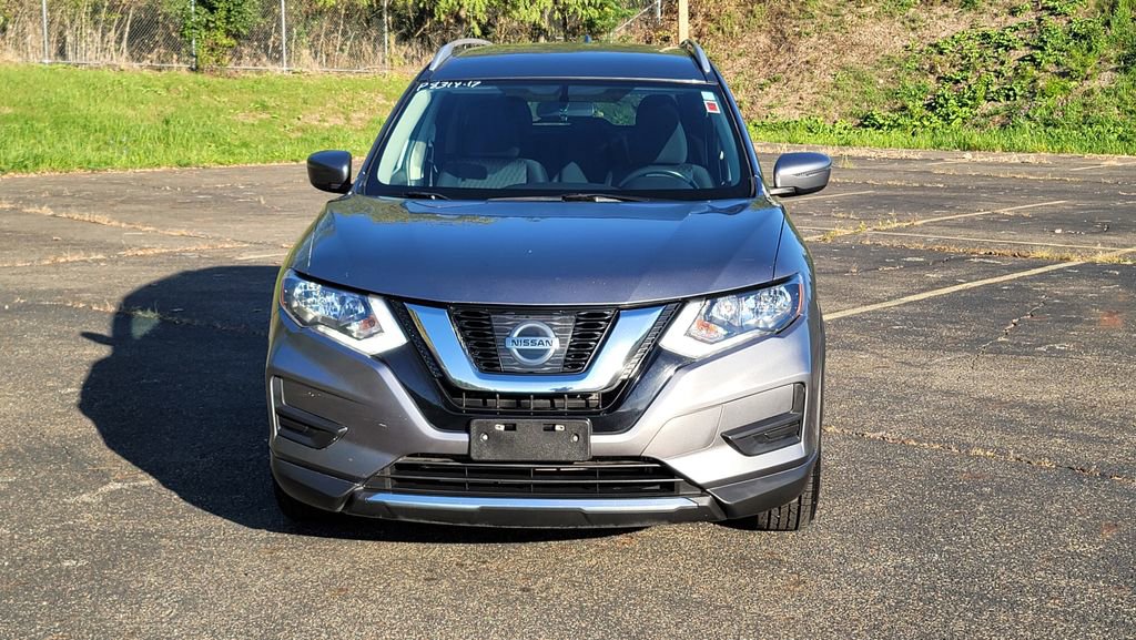 Used 2017 Nissan Rogue SV image 4