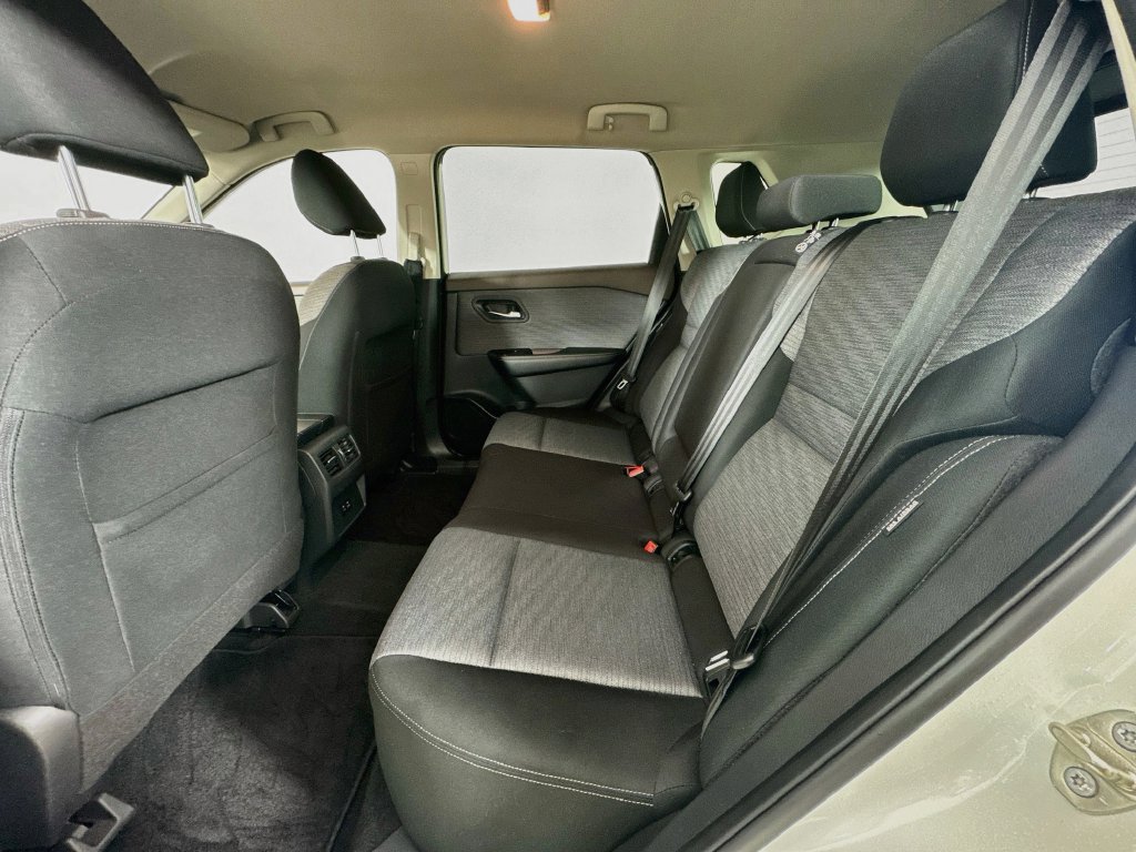 Used 2021 Nissan Rogue SV AWD/4WD image 25