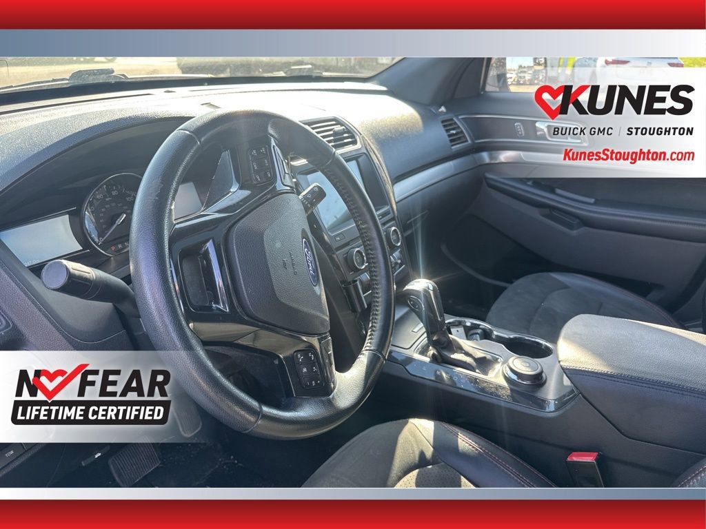 Used 2018 Ford Explorer XLT w/ XLT Appearance Package AWD/4WD image 27