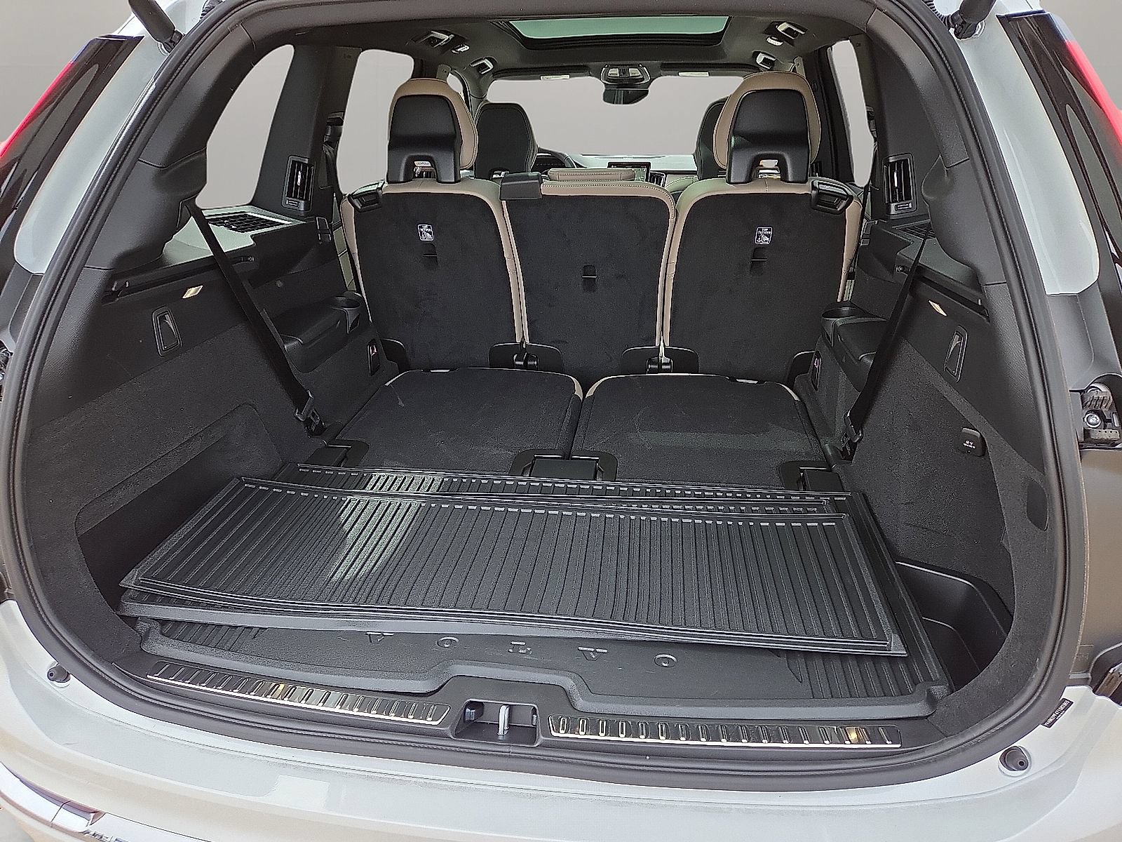 New 2026 Volvo XC90 B6 Ultra w/ Protection Package AWD/4WD image 18